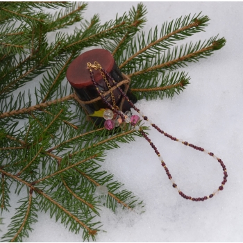 Naszyjnik handmade z granatem i kwarcem różowym.